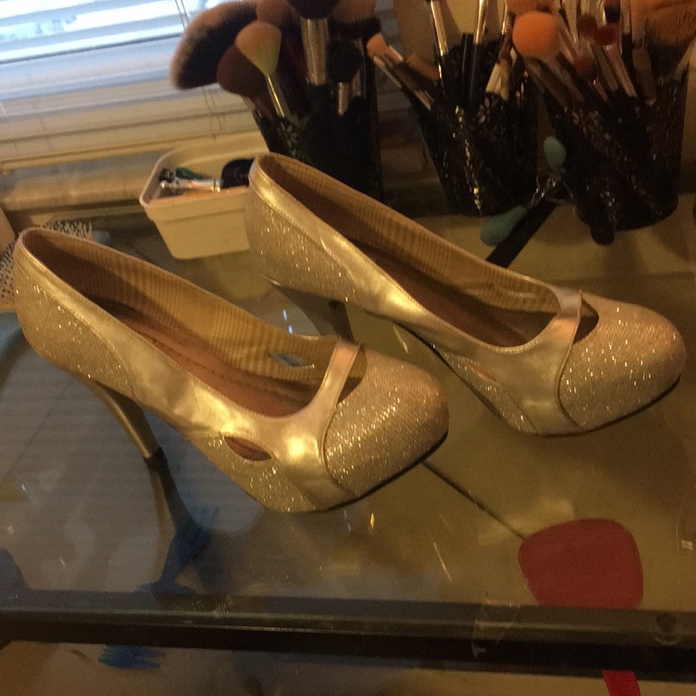 I call them Cinderella shoes.